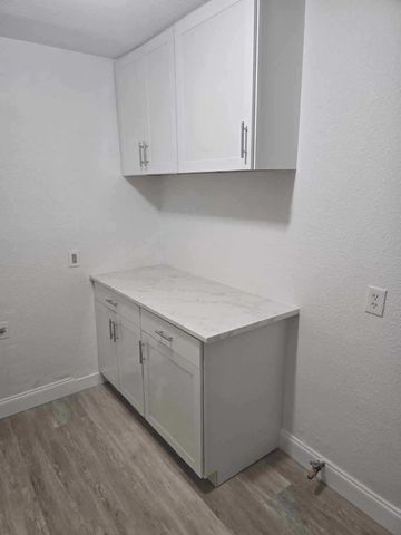 6719 Kenwell Street, Dallas, TX 75209