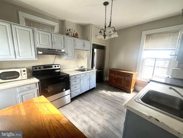 535 E HIGH ST, Pottstown, PA 19464