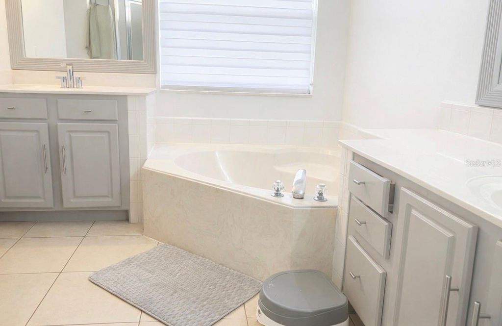 Image 14 of property listing at 13851 AMBERLEIGH ROAD, Orlando, FL 32837