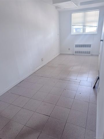 1119 154th Street 1F, Whitestone, NY 11357