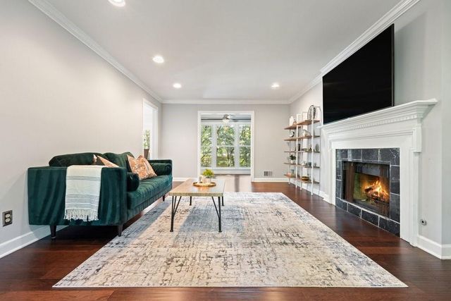 2380 Defoors Ferry Road NW, Atlanta, GA 30318