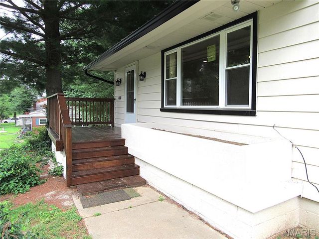 903 McPherson Avenue, Alton, IL 62002