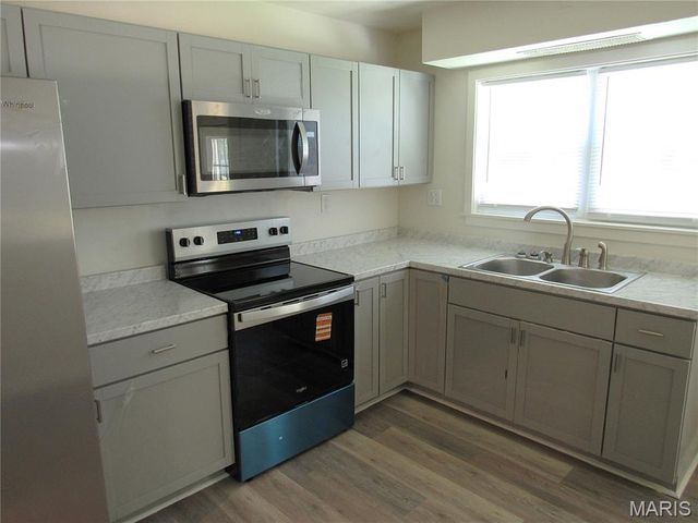 903 McPherson Avenue, Alton, IL 62002