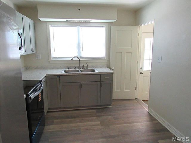 903 McPherson Avenue, Alton, IL 62002