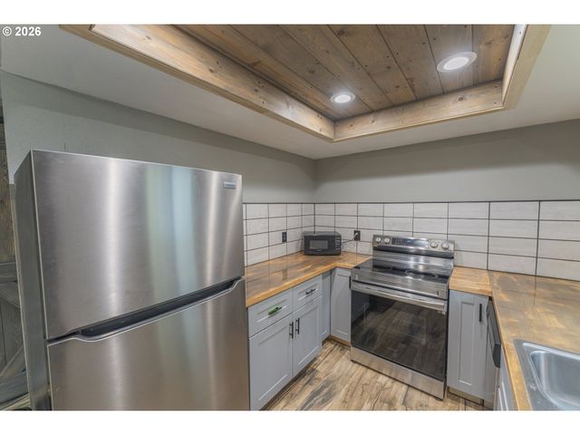 7110 Ne 43RD St D, Vancouver, WA 98661