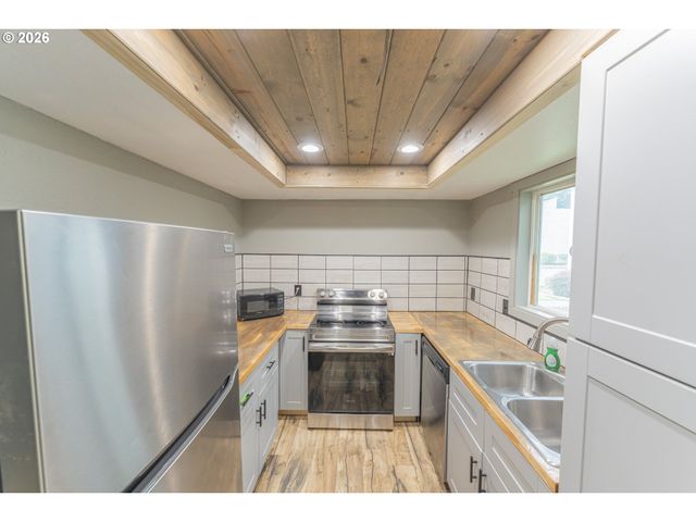 7110 Ne 43RD St D, Vancouver, WA 98661