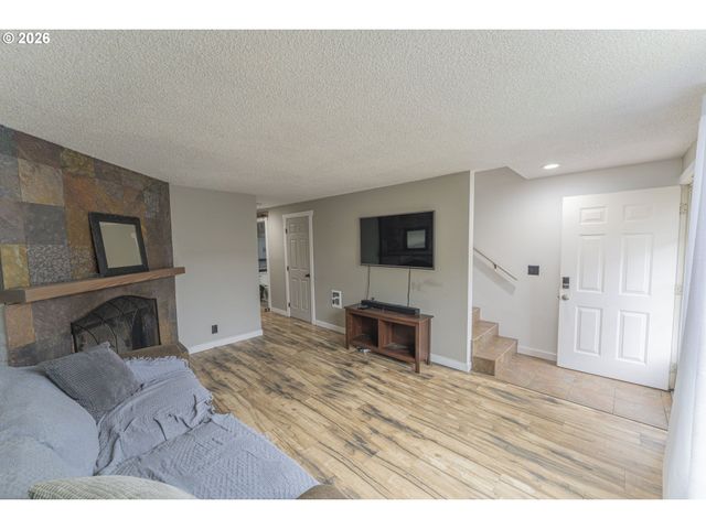 7110 Ne 43RD St D, Vancouver, WA 98661