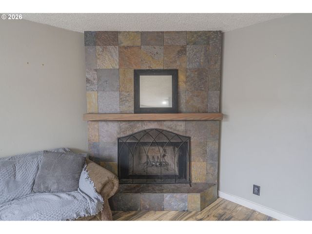 7110 Ne 43RD St D, Vancouver, WA 98661