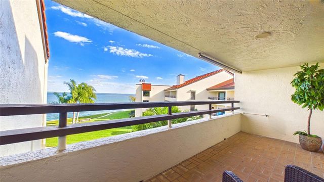 121 1ST STREET E 109, Tierra Verde, FL 33715