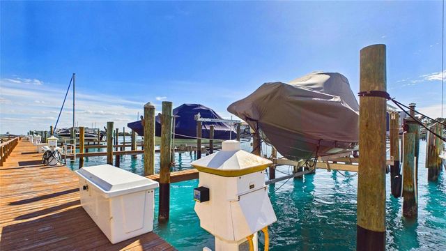 121 1ST STREET E 109, Tierra Verde, FL 33715