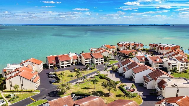 121 1ST STREET E 109, Tierra Verde, FL 33715