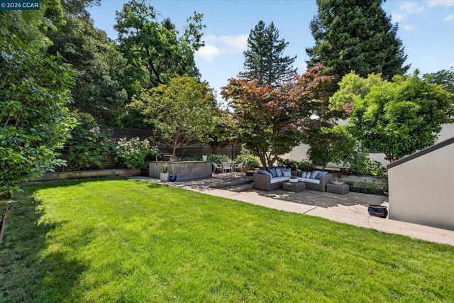 21 Camino Del Diablo, Orinda, CA 94563