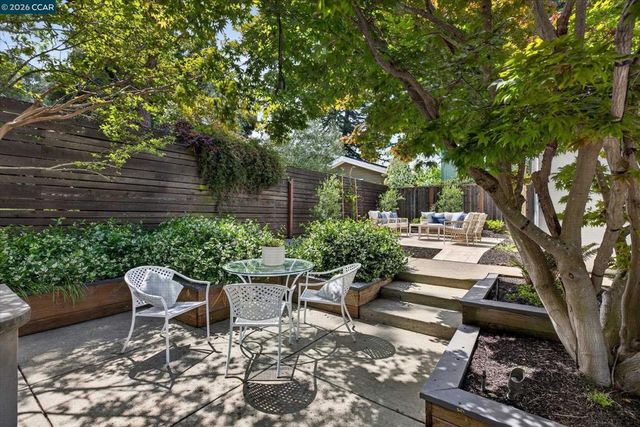 21 Camino Del Diablo, Orinda, CA 94563