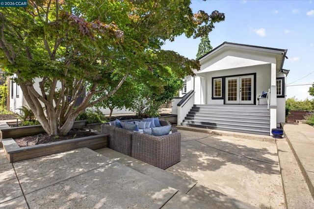 21 Camino Del Diablo, Orinda, CA 94563