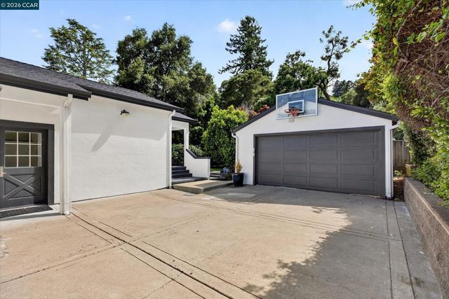 21 Camino Del Diablo, Orinda, CA 94563