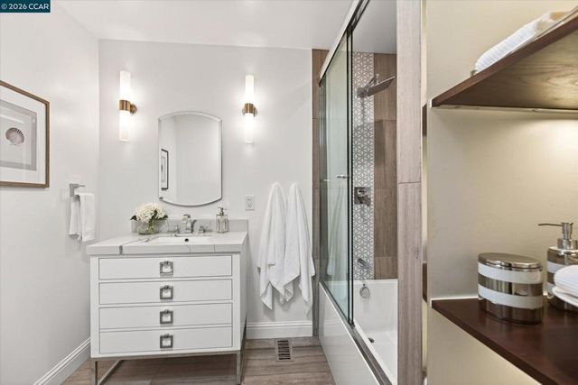 21 Camino Del Diablo, Orinda, CA 94563
