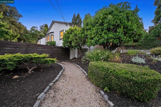 21 Camino Del Diablo, Orinda, CA 94563