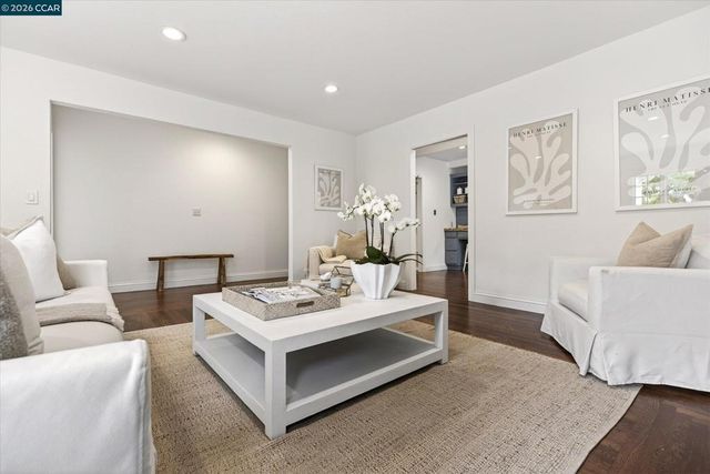 21 Camino Del Diablo, Orinda, CA 94563
