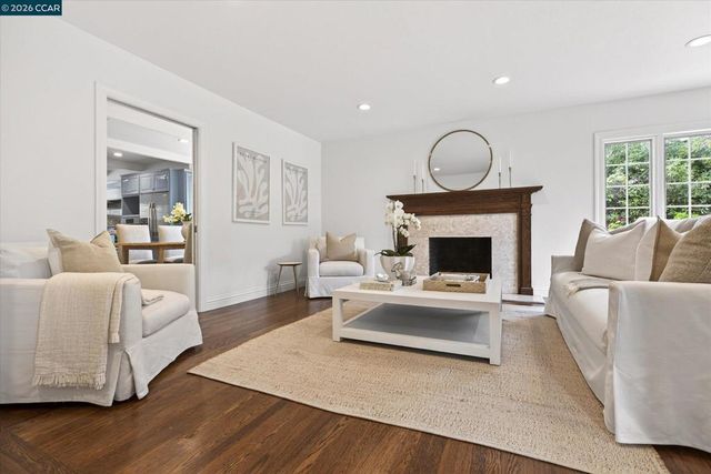 21 Camino Del Diablo, Orinda, CA 94563