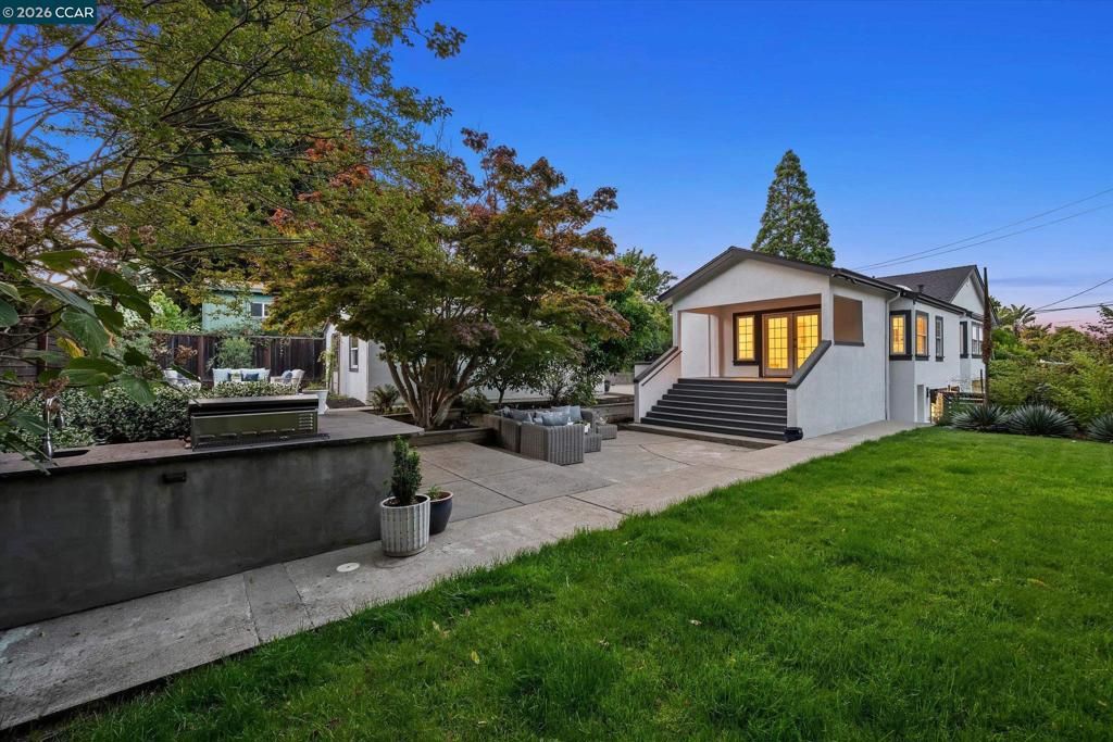 21 Camino Del Diablo, Orinda, CA 94563