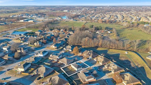 228 and 230 Copper Oaks Drive, Centerton, AR 72719