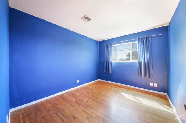 2800 N Pomona Street, Bakersfield, CA 93305