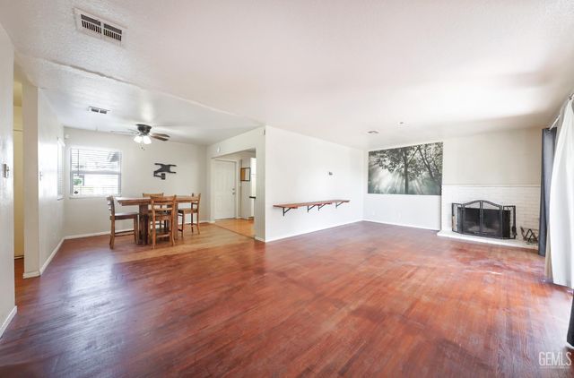 2800 N Pomona Street, Bakersfield, CA 93305