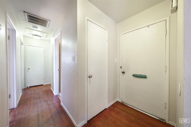 2800 N Pomona Street, Bakersfield, CA 93305