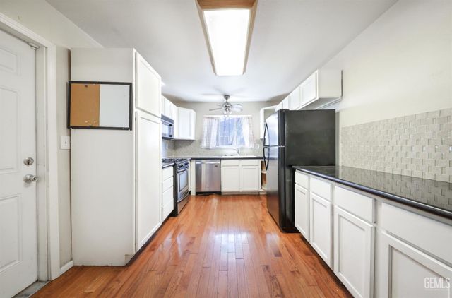 2800 N Pomona Street, Bakersfield, CA 93305