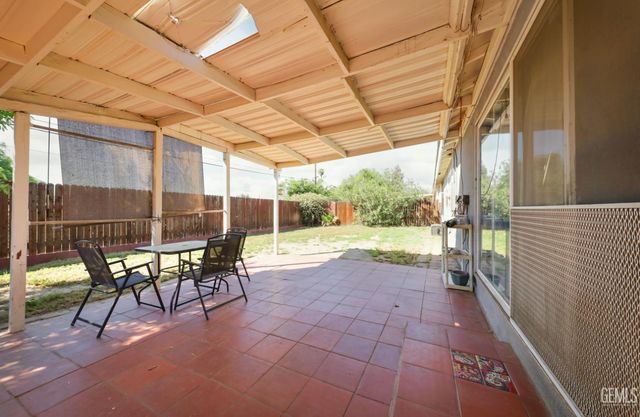 2800 N Pomona Street, Bakersfield, CA 93305