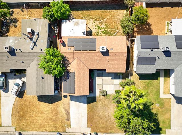 2800 N Pomona Street, Bakersfield, CA 93305