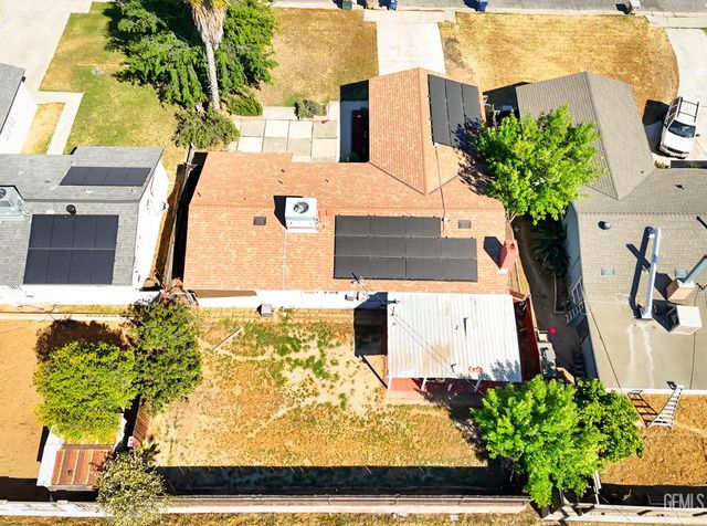 2800 N Pomona Street, Bakersfield, CA 93305