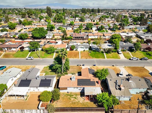 2800 N Pomona Street, Bakersfield, CA 93305