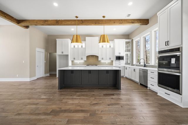 7 Linares Lane, Hot Springs Village, AR 71909