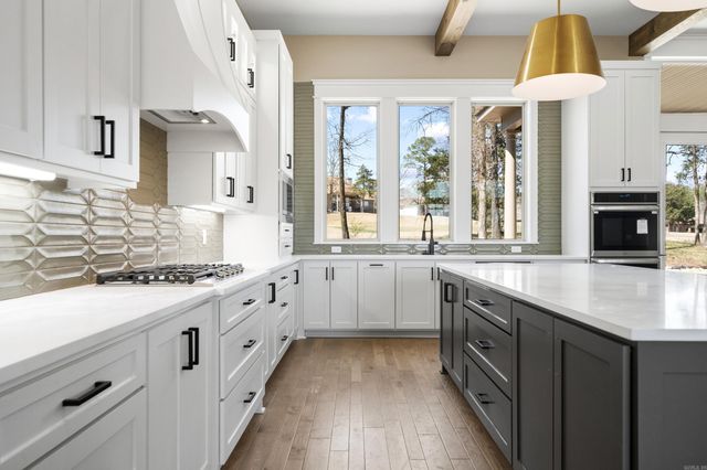 7 Linares Lane, Hot Springs Village, AR 71909