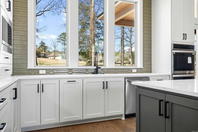 7 Linares Lane, Hot Springs Village, AR 71909