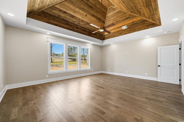 7 Linares Lane, Hot Springs Village, AR 71909