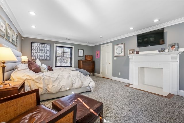 10 Hallwood Rd, Brookline, MA 02467