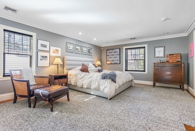 10 Hallwood Rd, Brookline, MA 02467