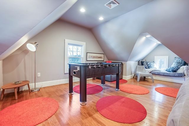 10 Hallwood Rd, Brookline, MA 02467