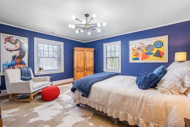 10 Hallwood Rd, Brookline, MA 02467