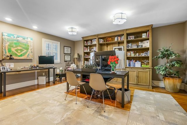 10 Hallwood Rd, Brookline, MA 02467