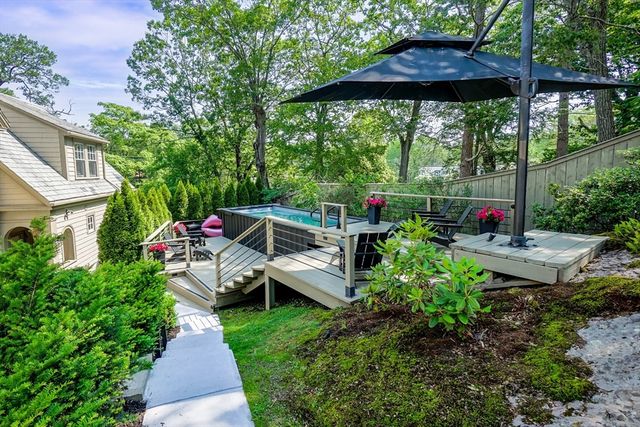 10 Hallwood Rd, Brookline, MA 02467