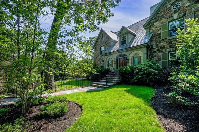 10 Hallwood Rd, Brookline, MA 02467