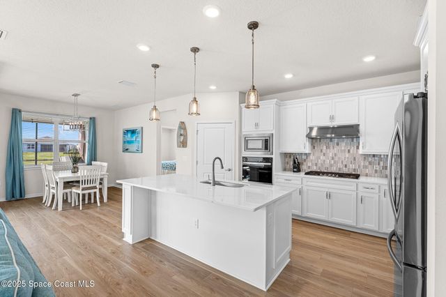 8870 Shoreline Avenue, Melbourne, FL 32940