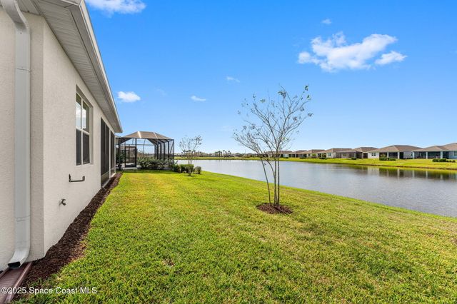 8870 Shoreline Avenue, Melbourne, FL 32940