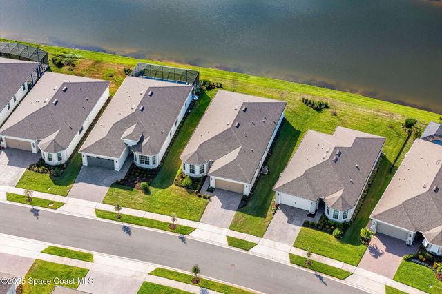 8870 Shoreline Avenue, Melbourne, FL 32940