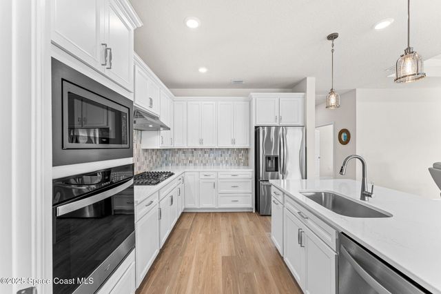 8870 Shoreline Avenue, Melbourne, FL 32940