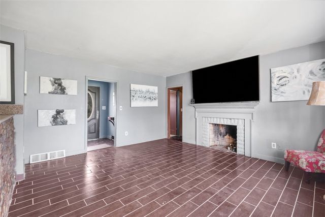130 Pleasant Avenue, Peters Twp, PA 15317