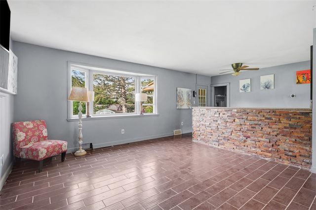 130 Pleasant Avenue, Peters Twp, PA 15317